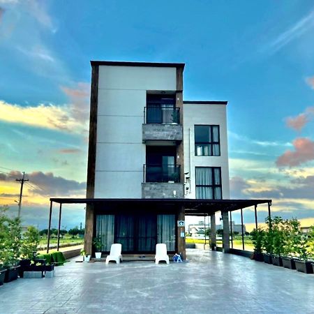 Xin Yi Bed & Breakfast Wujie Exterior photo