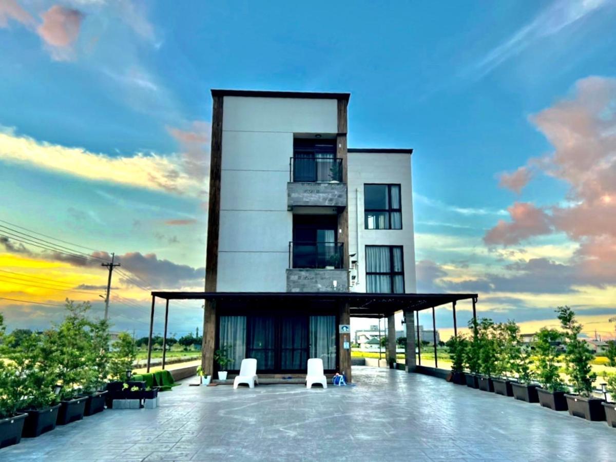 Xin Yi Bed & Breakfast Wujie Exterior photo